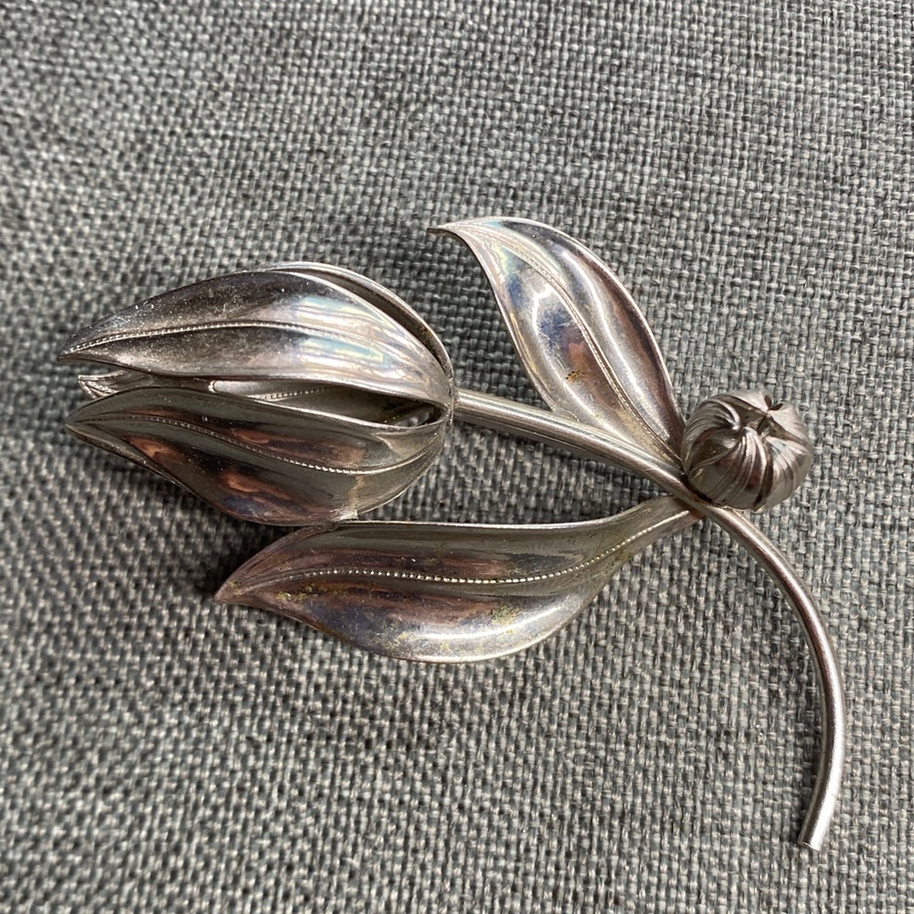 Vintage Silver Tone Tulip Flower Brooch Pin – Possibly Silver Plated